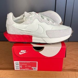 Nike Fontanka Waffle Sneakers Size 6. Barely Green/University Red Air Max Jordan